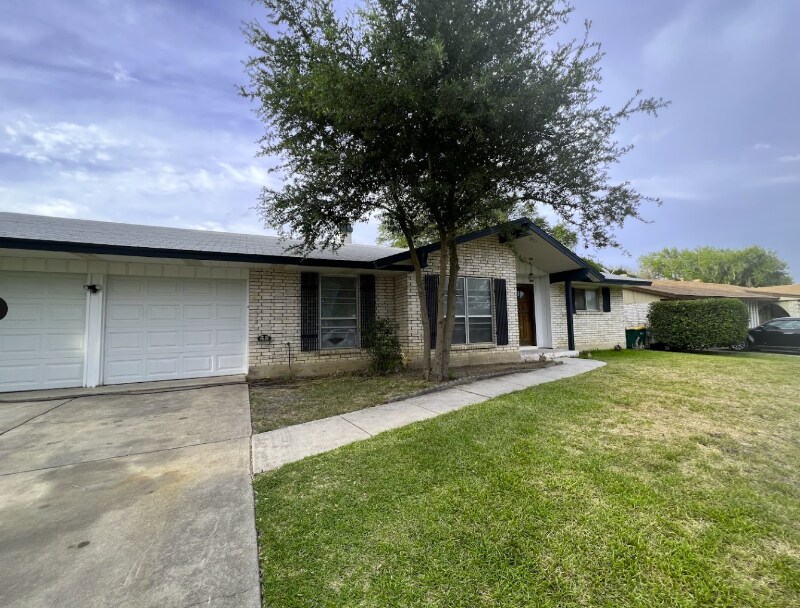 506 Balboa Dr in Universal City, TX - Building Photo