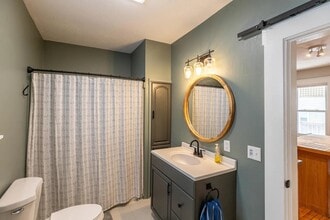 340 Harrison St, Unit Apt 1 in Manchester, NH - Building Photo - Building Photo