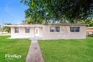 1351 NW 188th Terrace in Miami, FL - Building Photo