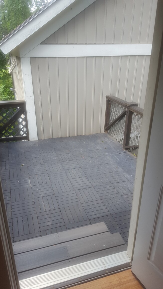 70 N Whitney St, Unit C in Amherst, MA - Building Photo - Building Photo