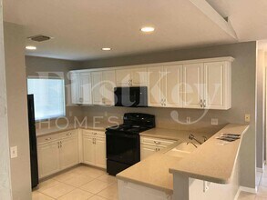 18205 Apple Rd in Ft. Myers, FL - Building Photo - Building Photo