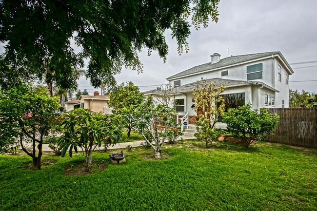 4434 Dawes Ave in Culver City, CA - Foto de edificio - Building Photo