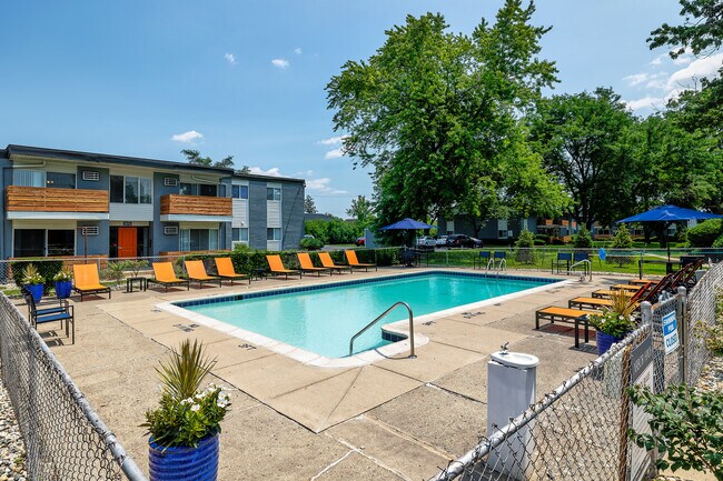 Arbor Haus Apartments - Ann Arbor, MI in Ann Arbor, MI - Foto de edificio - Building Photo