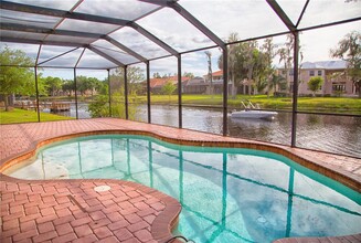 18022 Cozumel Isle Dr in Tampa, FL - Building Photo - Building Photo