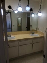 2029 W 182nd St, Unit Duplex in Torrance, CA - Foto de edificio - Building Photo