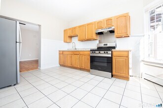 525 E Main St in Bridgeport, CT - Building Photo - Building Photo