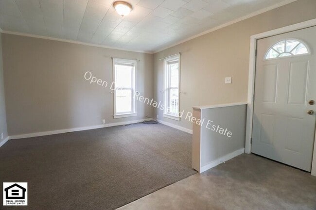 918 W King St in Garrett, IN - Foto de edificio - Building Photo