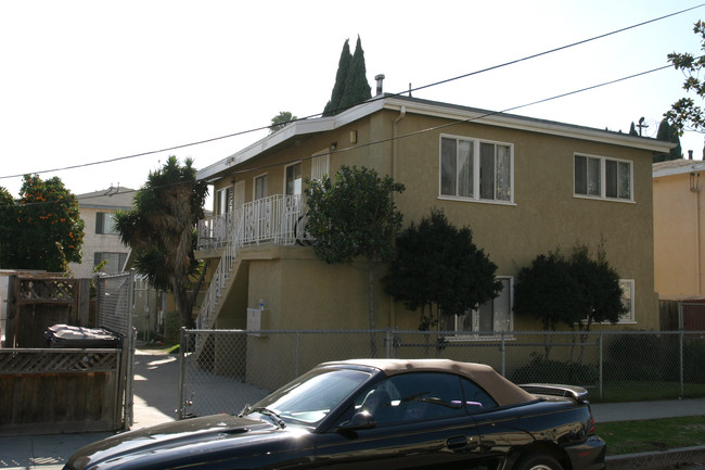 2928-2930 E 16th St in Long Beach, CA - Foto de edificio - Building Photo