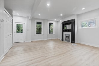 392 Calderwood Ave in Pittsburgh, PA - Building Photo - Building Photo