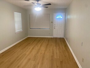 7813 Pruitt Dr in Galveston, TX - Building Photo - Building Photo