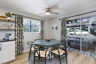 4705 Hollingsworth Ave in Sarasota, FL - Building Photo - Building Photo