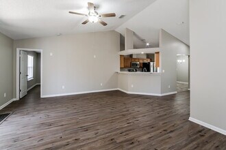 3479 Shelley Dr in Green Cove Springs, FL - Foto de edificio - Building Photo