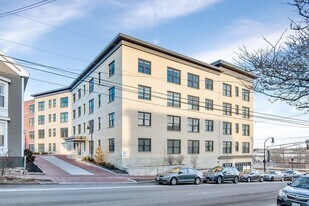 25 High St in Portland, ME - Building Photo