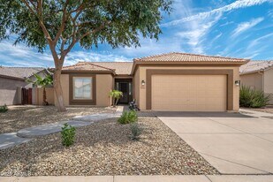13679 W Tara Ln in Surprise, AZ - Building Photo