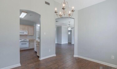 225 Shadowbrush Bend in Lafayette, LA - Foto de edificio - Building Photo