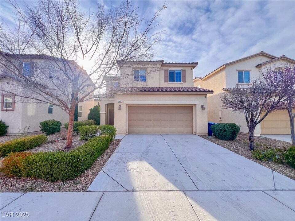 10955 Sardinia Sands Dr in Las Vegas, NV - Foto de edificio