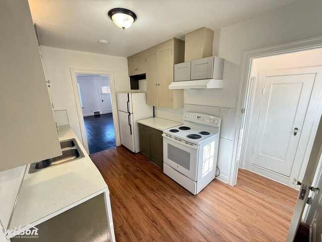 property at 1522 Browne Ave