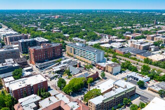 900-910 Chicago Ave in Evanston, IL - Foto de edificio - Building Photo