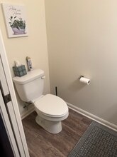 1112 King Arthur Ln, Unit B in Louisville, KY - Building Photo - Building Photo