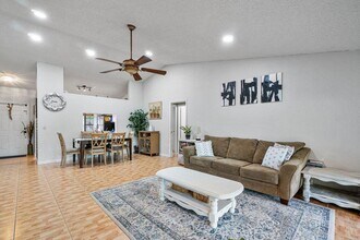 8366 Blue Cypress Dr in Greenacres, FL - Building Photo - Building Photo