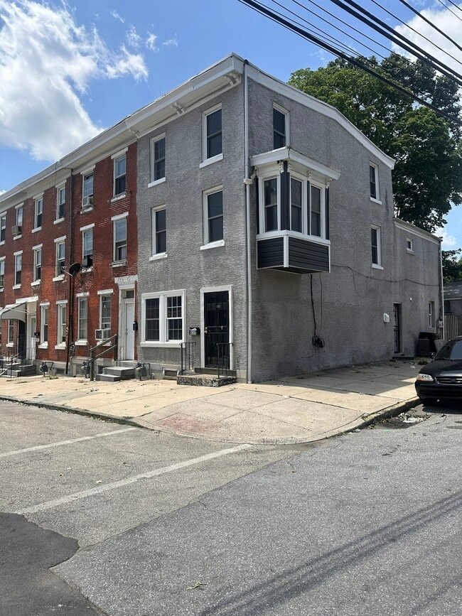 property at 931 Green St