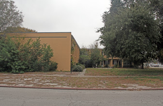 Palm View Apartments in Tampa, FL - Foto de edificio - Building Photo