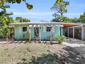 9144 7th St N in Naples, FL - Building Photo