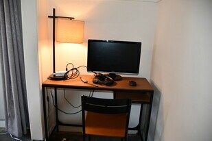 5904 40th St in Sacramento, CA - Building Photo