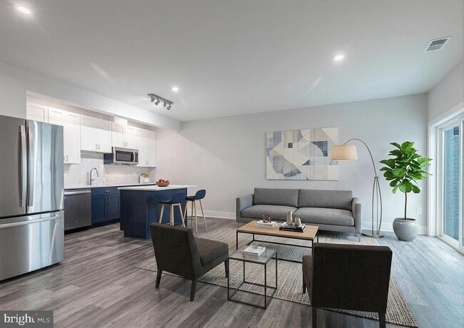 property at 941 Warlander Dr SW