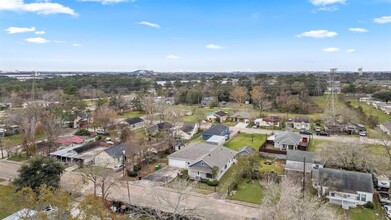 1401 Elm St in Baytown, TX - Building Photo - Building Photo