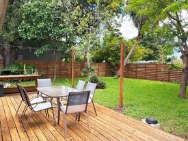 3330 Liberty St in Hollywood, FL - Building Photo