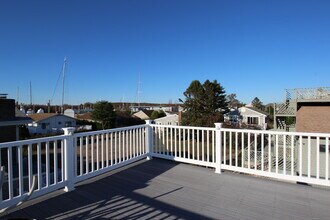 147 Captains Dr in Westbrook, CT - Building Photo - Building Photo