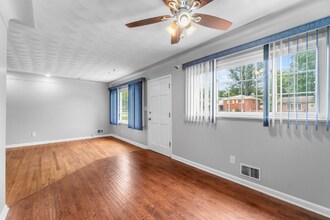 4307 Quiet Way in Louisville, KY - Building Photo - Building Photo