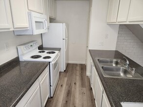 431 W Santa Ana Ave in Clovis, CA - Building Photo - Building Photo