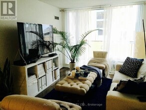 4090 Living Arts Dr in Mississauga, ON - Building Photo - Building Photo