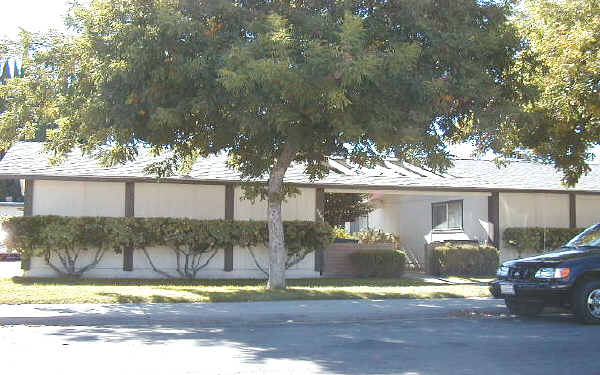 3425-3429 Sherwood Ave in Modesto, CA - Building Photo - Building Photo