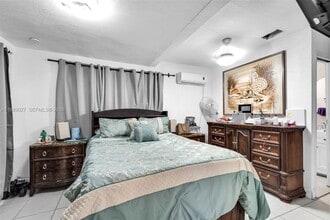 3166 NW 102nd St in Miami, FL - Foto de edificio - Building Photo