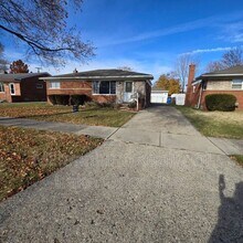 11539 Hanford Dr in Warren, MI - Building Photo - Building Photo