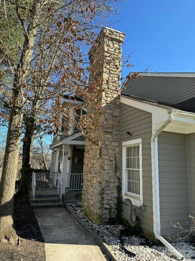 18 E Countryside Dr in Princeton, NJ - Building Photo - Building Photo