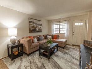 Somerset Woods Townhomes in Severn, MD - Foto de edificio - Building Photo
