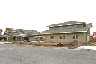 Sacramento Street Apartments in Tulare, CA - Building Photo - Primary Photo