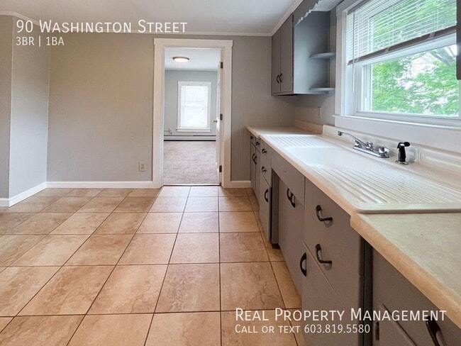 90 Washington St in Somersworth, NH - Building Photo - Building Photo