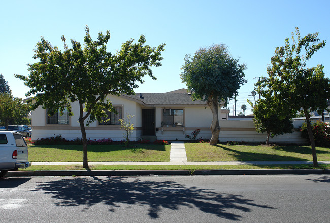 4821 Clayne St in Oxnard, CA - Foto de edificio - Building Photo