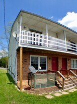 770 Newtown Ct, Unit #12 in Stephens City, VA - Building Photo