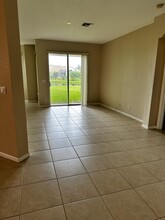 148 Catania Way in Royal Palm Beach, FL - Building Photo - Building Photo