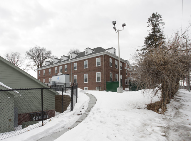 Vaughan Manor in Omaha, NE - Building Photo - Building Photo