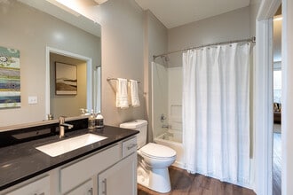 Chestnut Hill Apartments in Columbus, OH - Building Photo - Building Photo