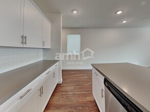 3328 Blodwen St in Las Vegas, NV - Building Photo - Building Photo