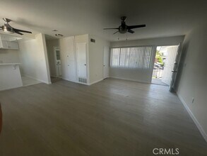 17061 Grove Cir-Unit -4 in Huntington Beach, CA - Building Photo - Building Photo