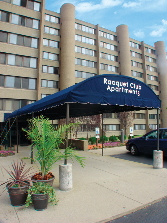 The Racquet Club Apartments Photo